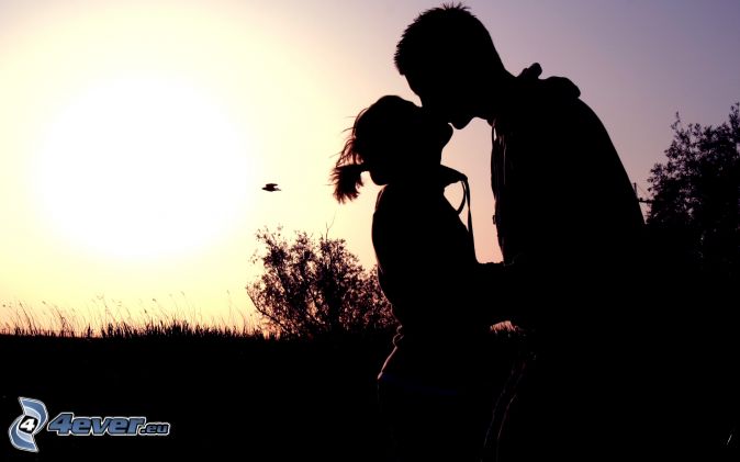Silhouette des Paares, Kuss, Sonnenuntergang